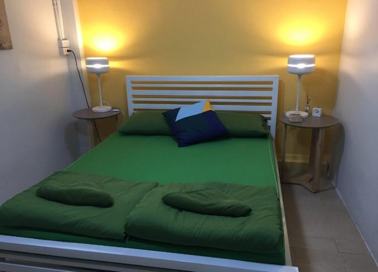 Nacorn Hostel Bangkok Exterior photo