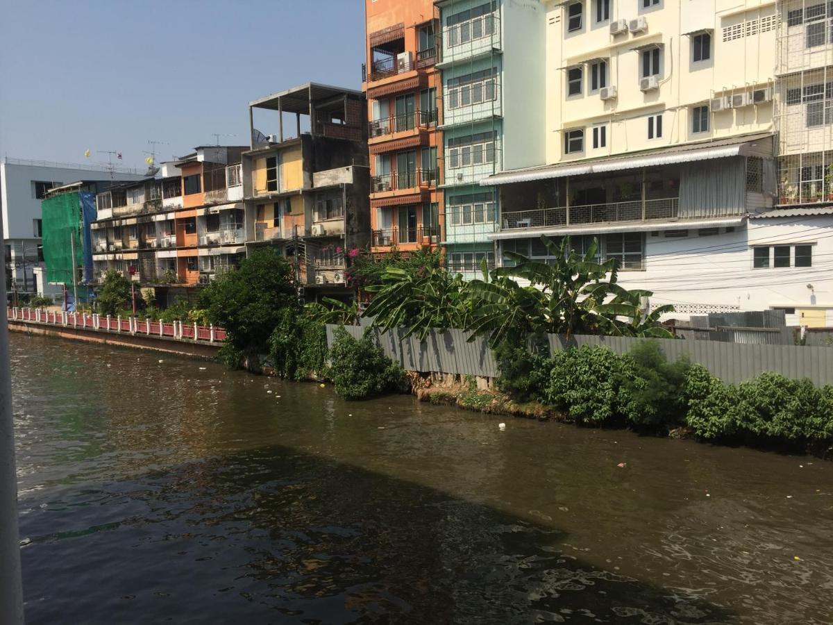 Nacorn Hostel Bangkok Exterior photo