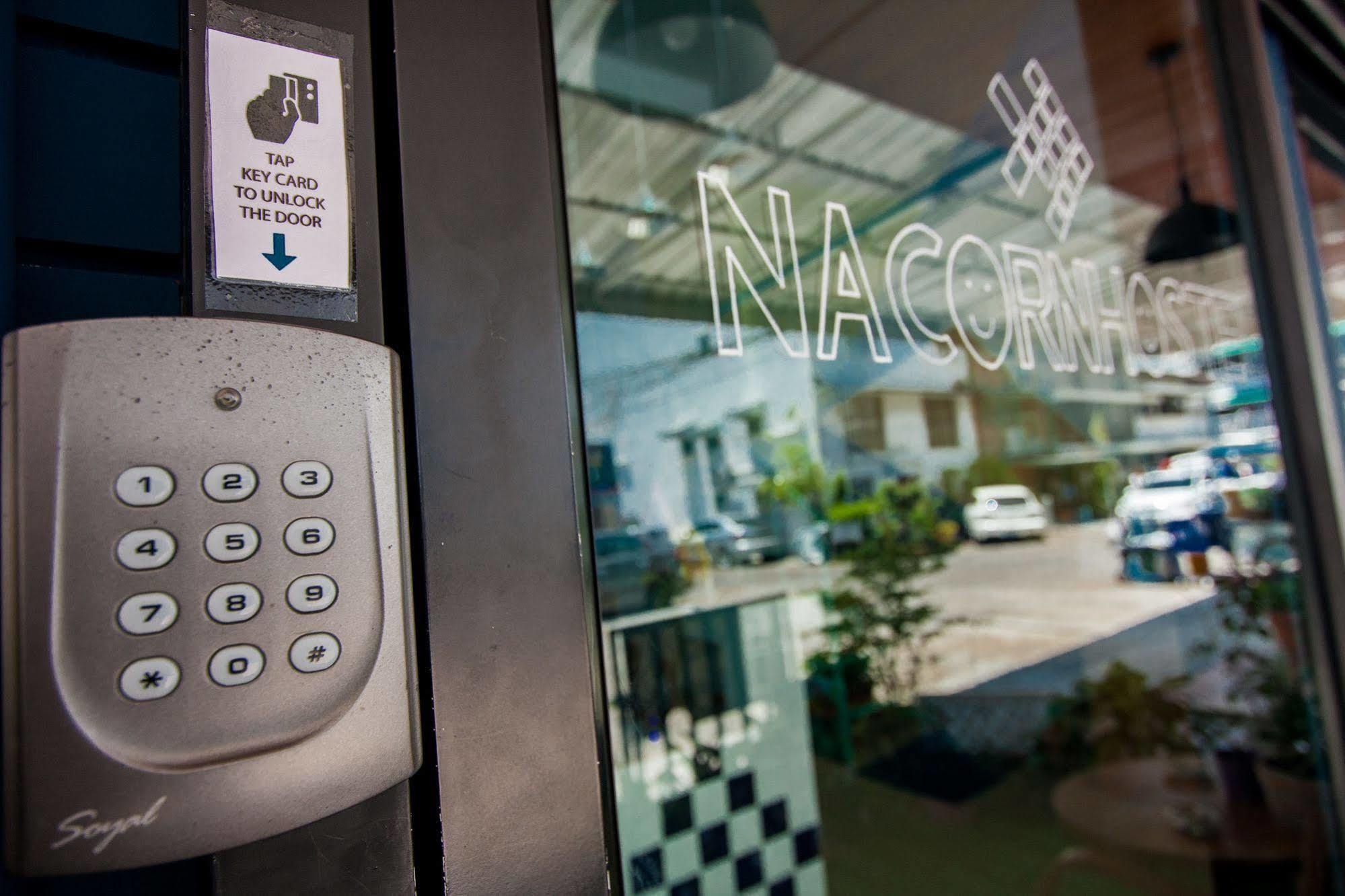 Nacorn Hostel Bangkok Exterior photo