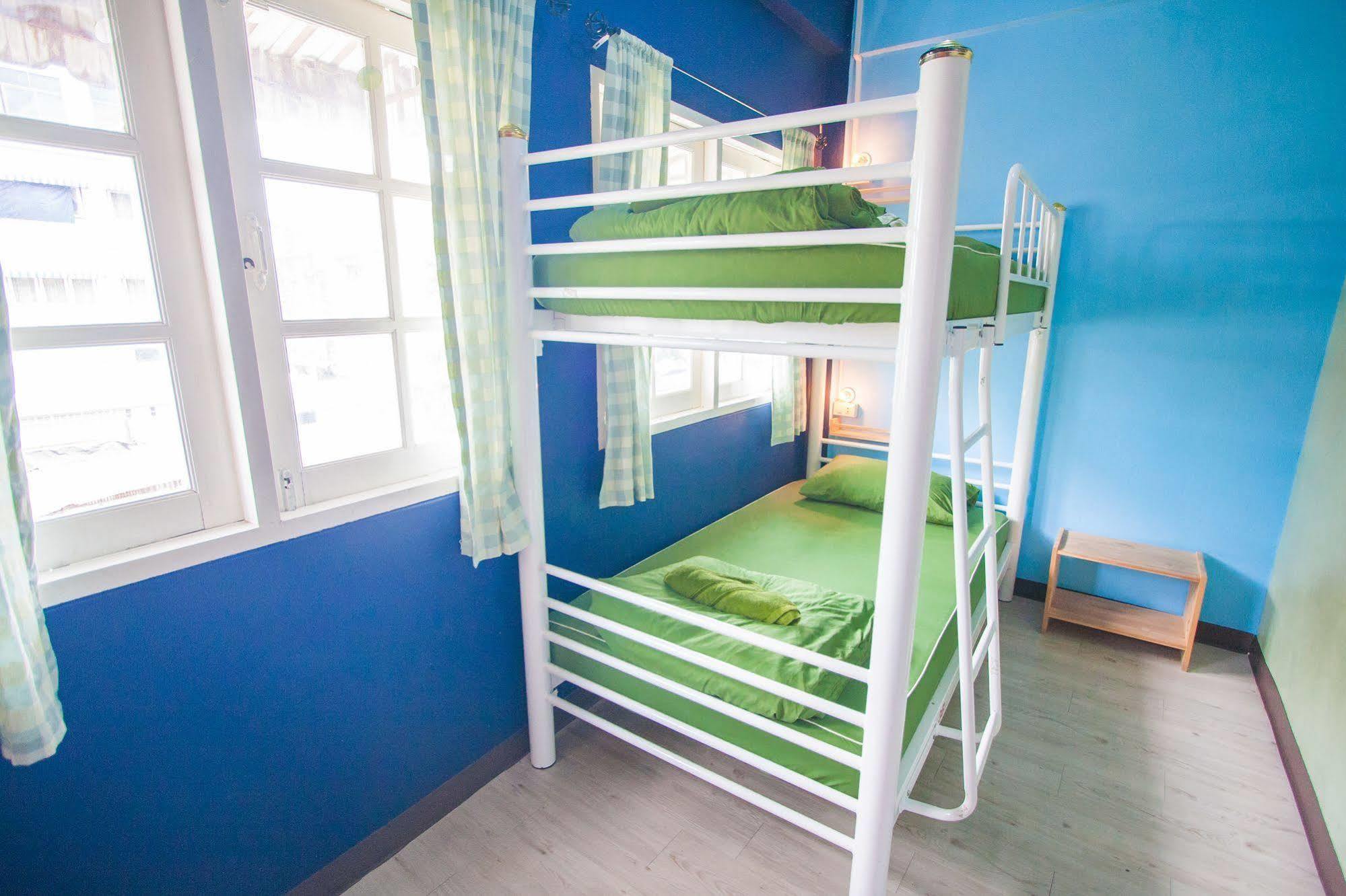 Nacorn Hostel Bangkok Exterior photo