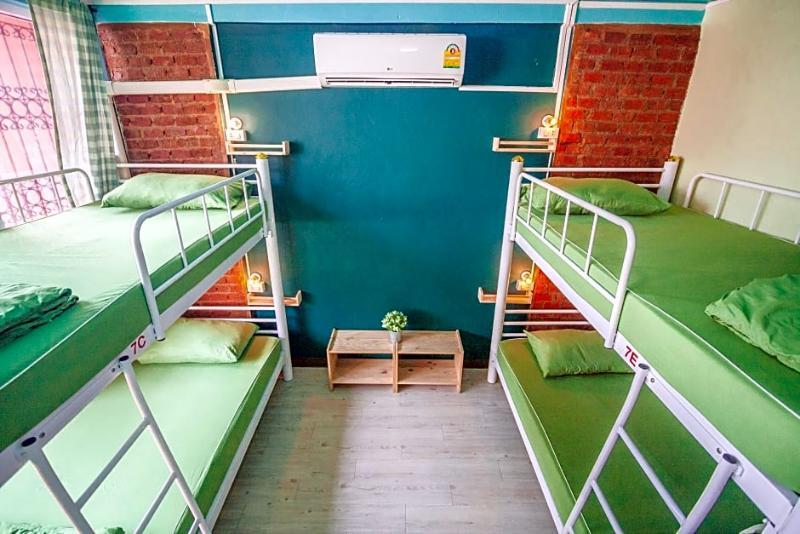 Nacorn Hostel Bangkok Exterior photo